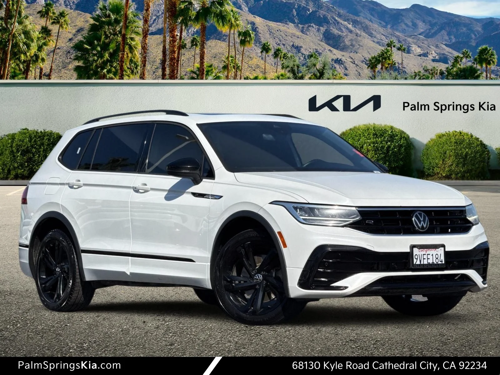 2023 Volkswagen Tiguan 2.0T SE R-Line Black's photo