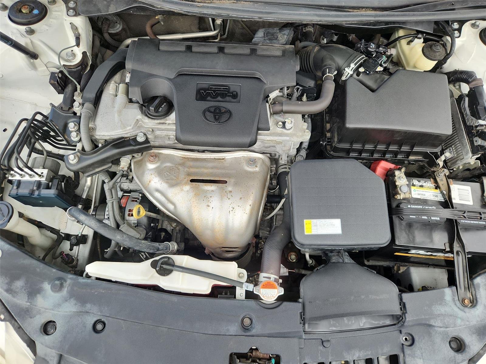 Used 2016 White Toyota XLE image 28