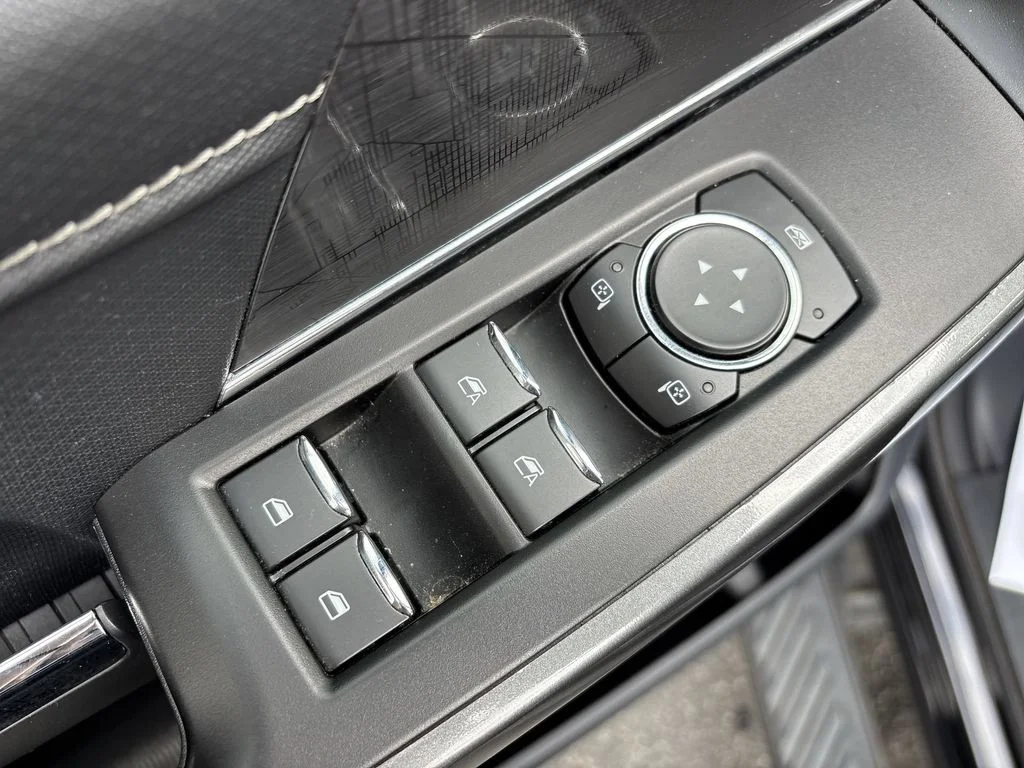 Used 2022 Black Ford XLT image 15