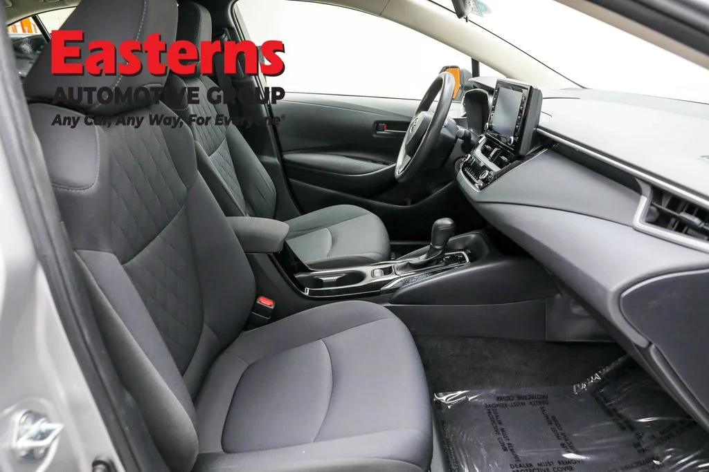 Used 2022 Silver Toyota LE image 22
