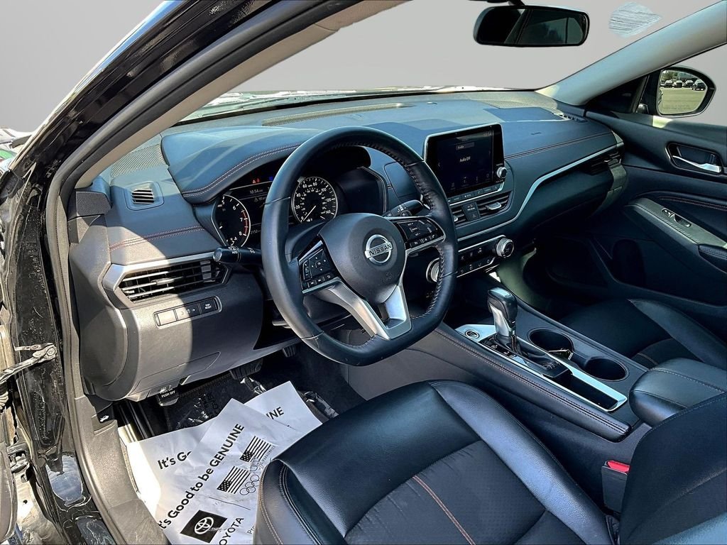 Used 2020 Black Nissan 2.5 SR image 19