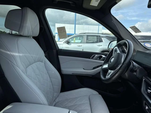 Used 2026 Gray BMW sDrive40i image 24