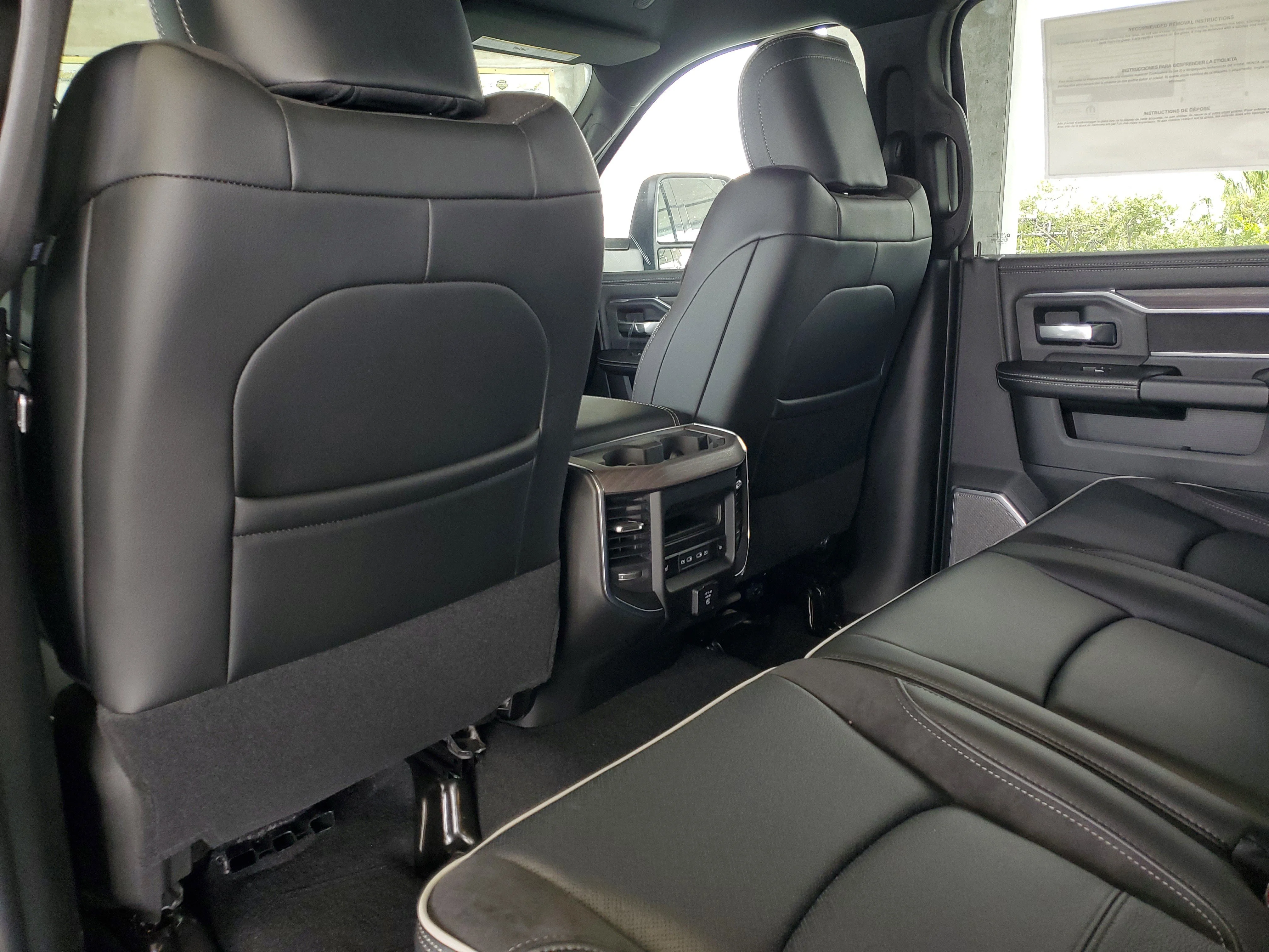 New 2026 Diamond Black Crystal Pearl-Coat Exterior Paint RAM Laramie image 9