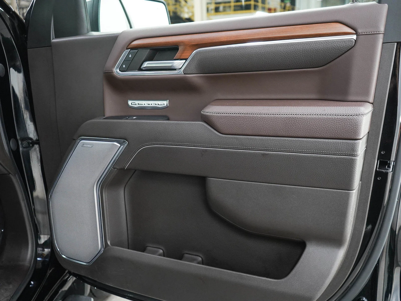 Used 2023 ONYX BLACK GMC Denali image 9