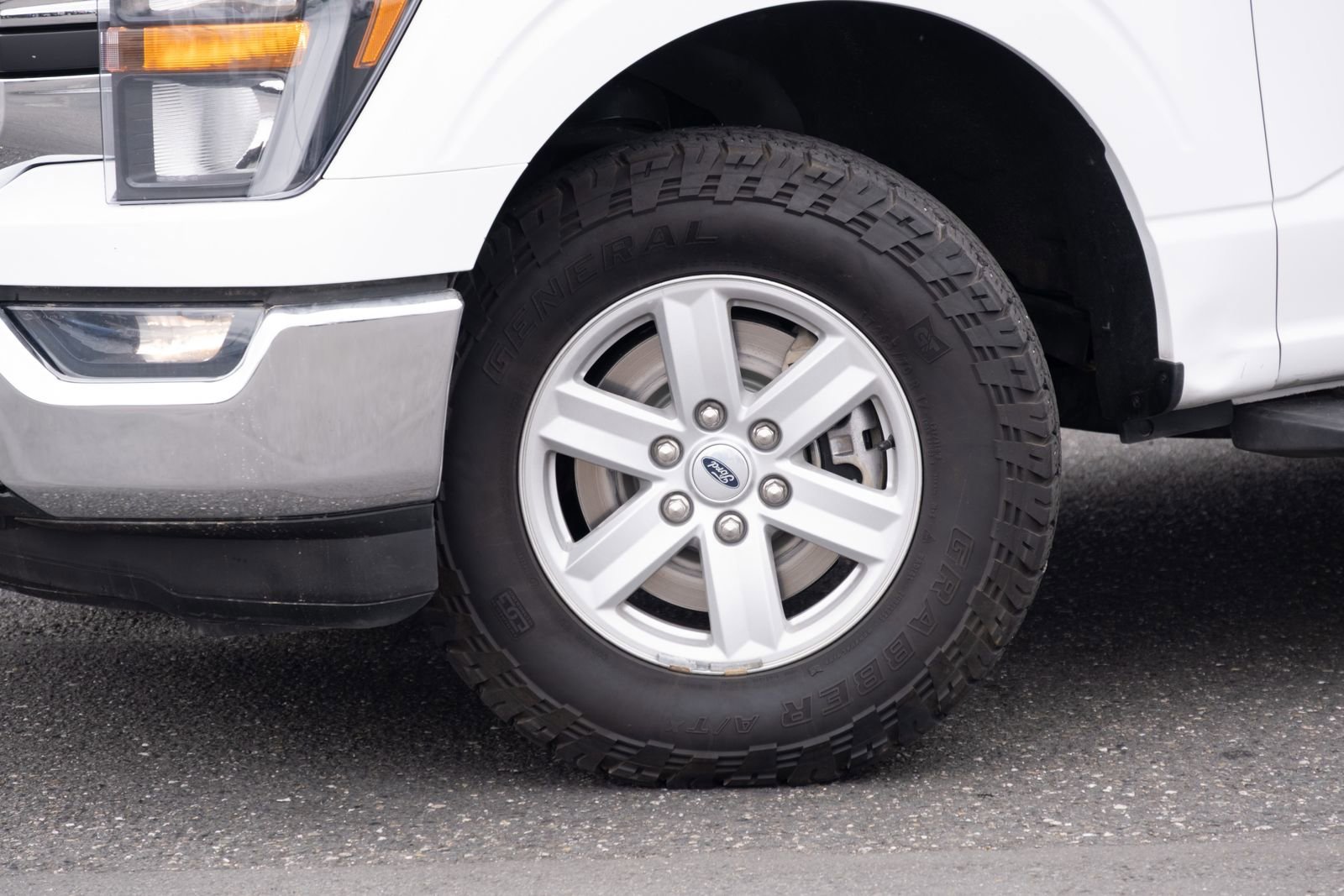 Used 2023  Ford XLT image 18