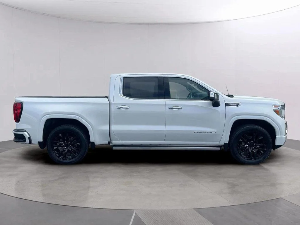 Used 2020 White Frost Tricoat GMC Denali image 6