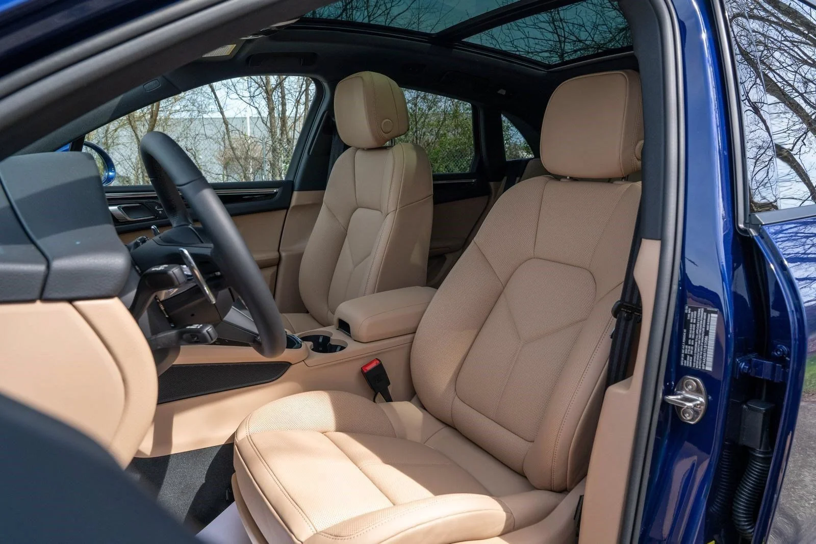 New 2026 Gentian Blue Metallic Porsche Base image 6