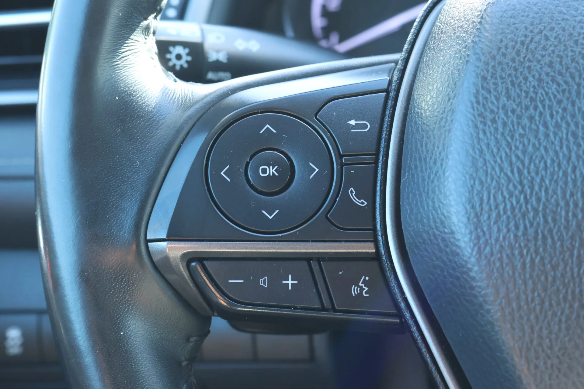 Used 2023 White Toyota SE image 9