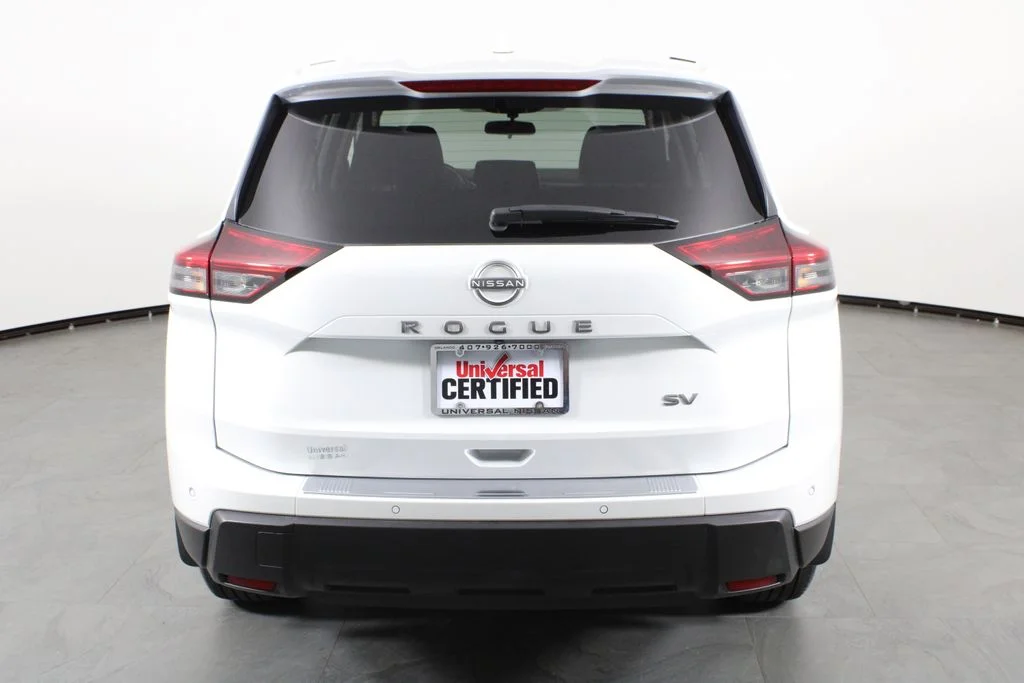 2024 Nissan Rogue SV - Photo 11