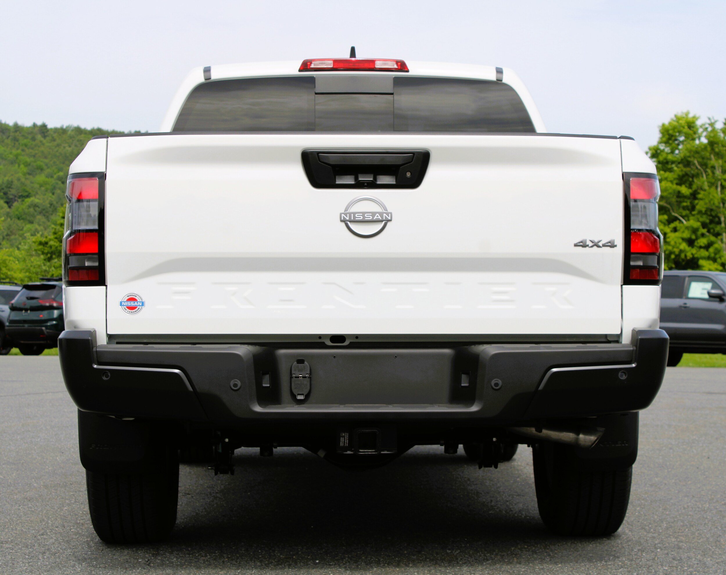 New 2026 Glacier White Nissan Crew Cab S image 9