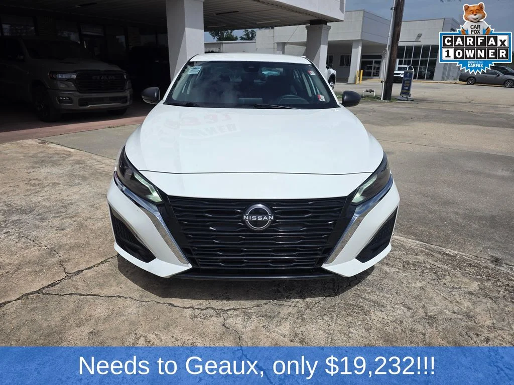 Used 2025 White Nissan 2.5 SV image 7