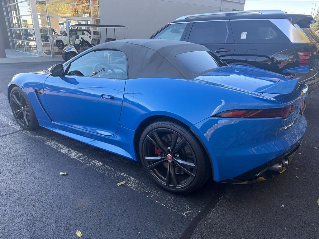 Used 2018 Ultra Blue Metallic Jaguar SVR image 2
