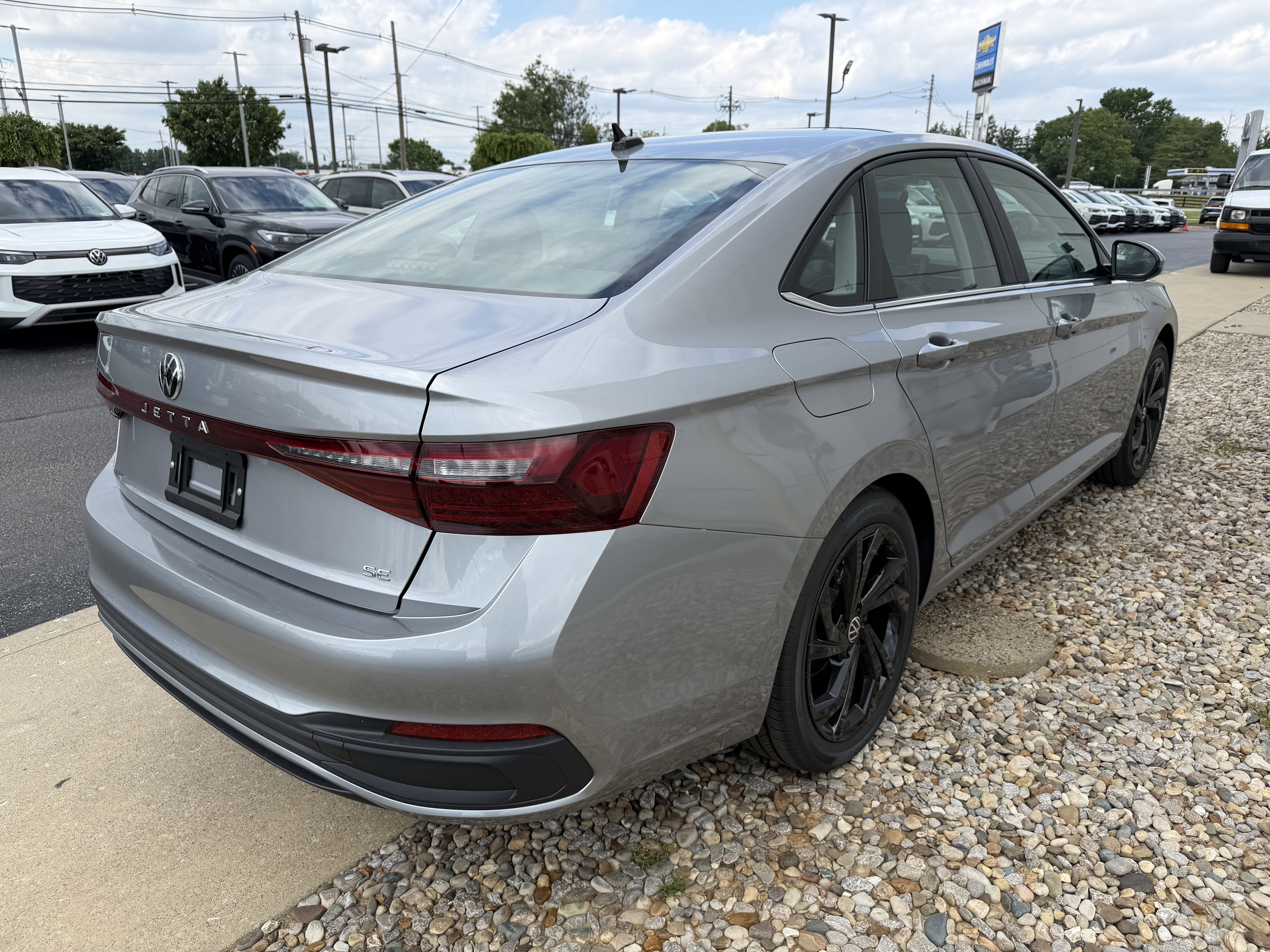 New 2026 Pyrite Silver Metallic Volkswagen SE image 7