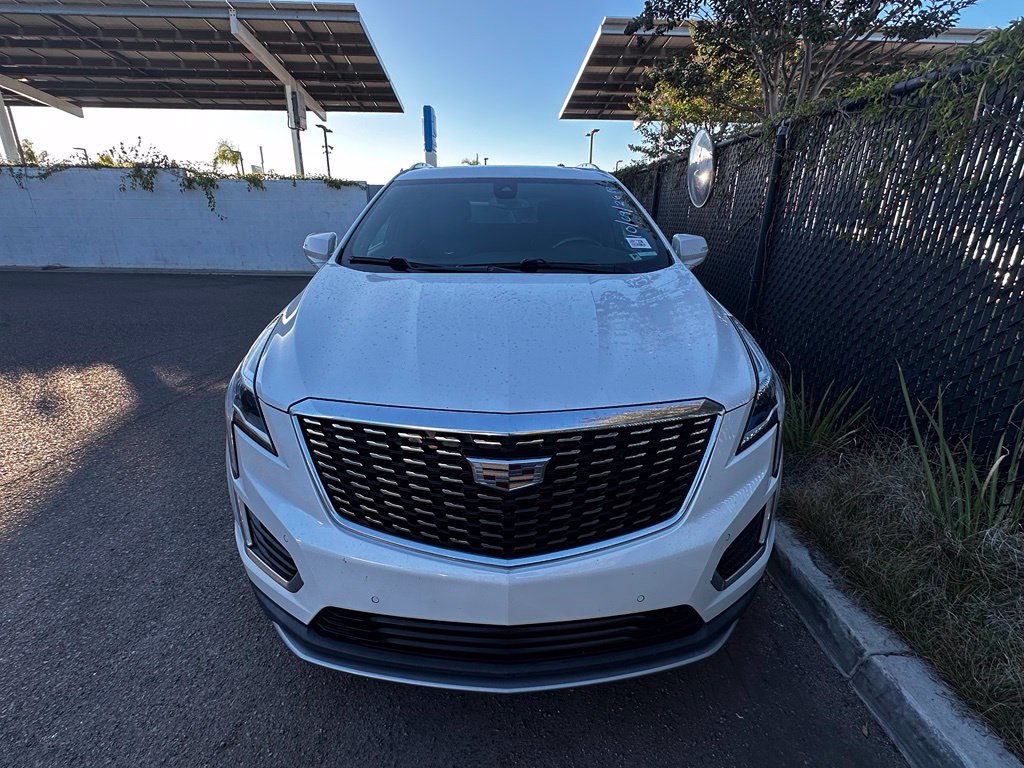 Used 2020 Crystal White Cadillac Premium Luxury image 11
