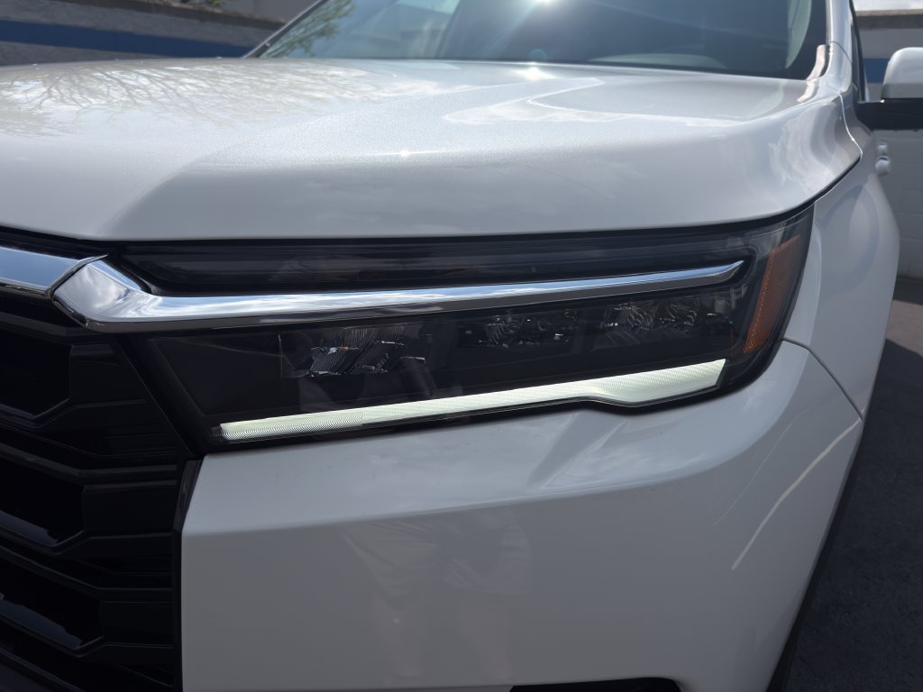 New 2026 Platinum White Pearl Honda Touring image 9