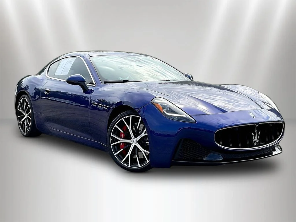 Used 2024 Blue Maserati Modena image 3