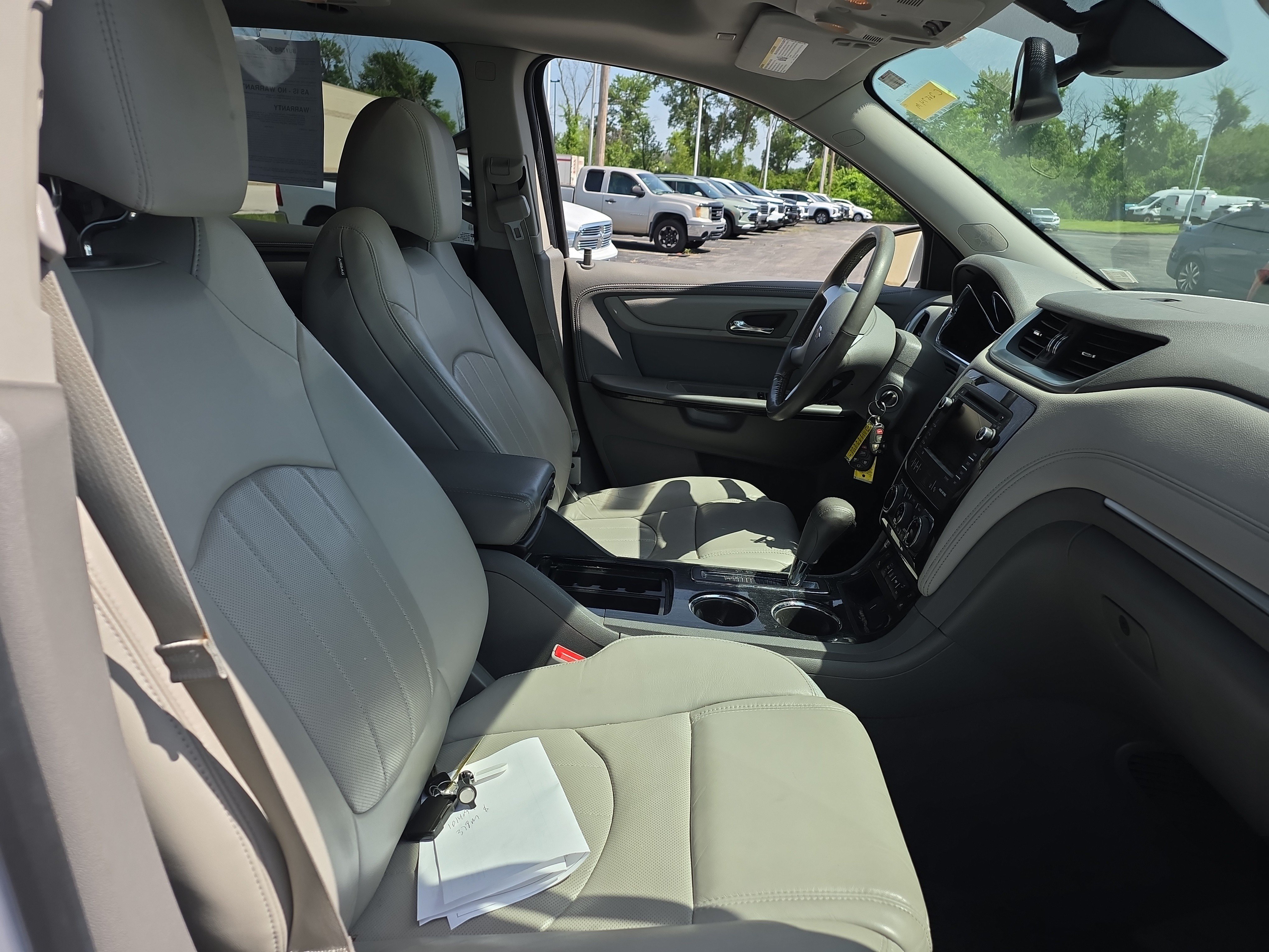Used 2016 IRIDESCENT PEARL TRICOAT Chevrolet LTZ image 10
