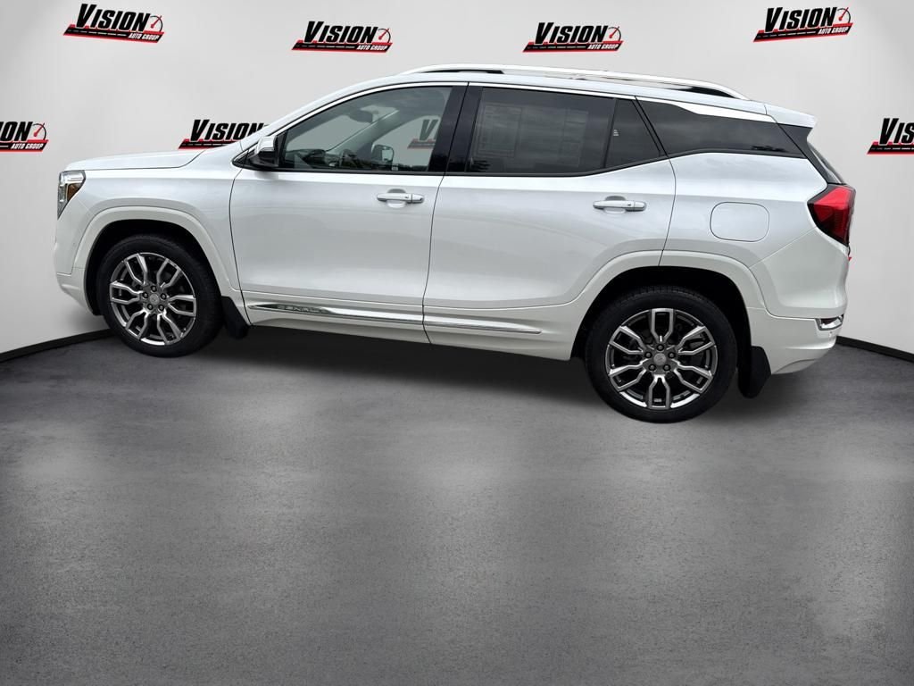 Used 2022 White GMC Denali image 8