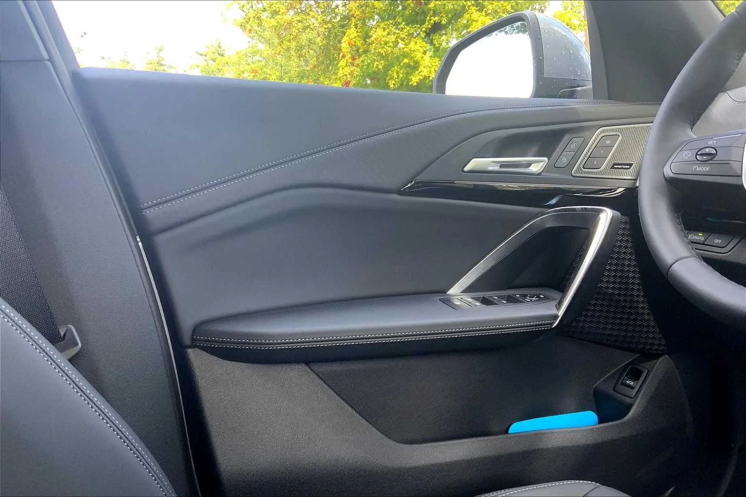 Used 2026 Skyscraper Grey Metallic BMW xDrive28i image 10