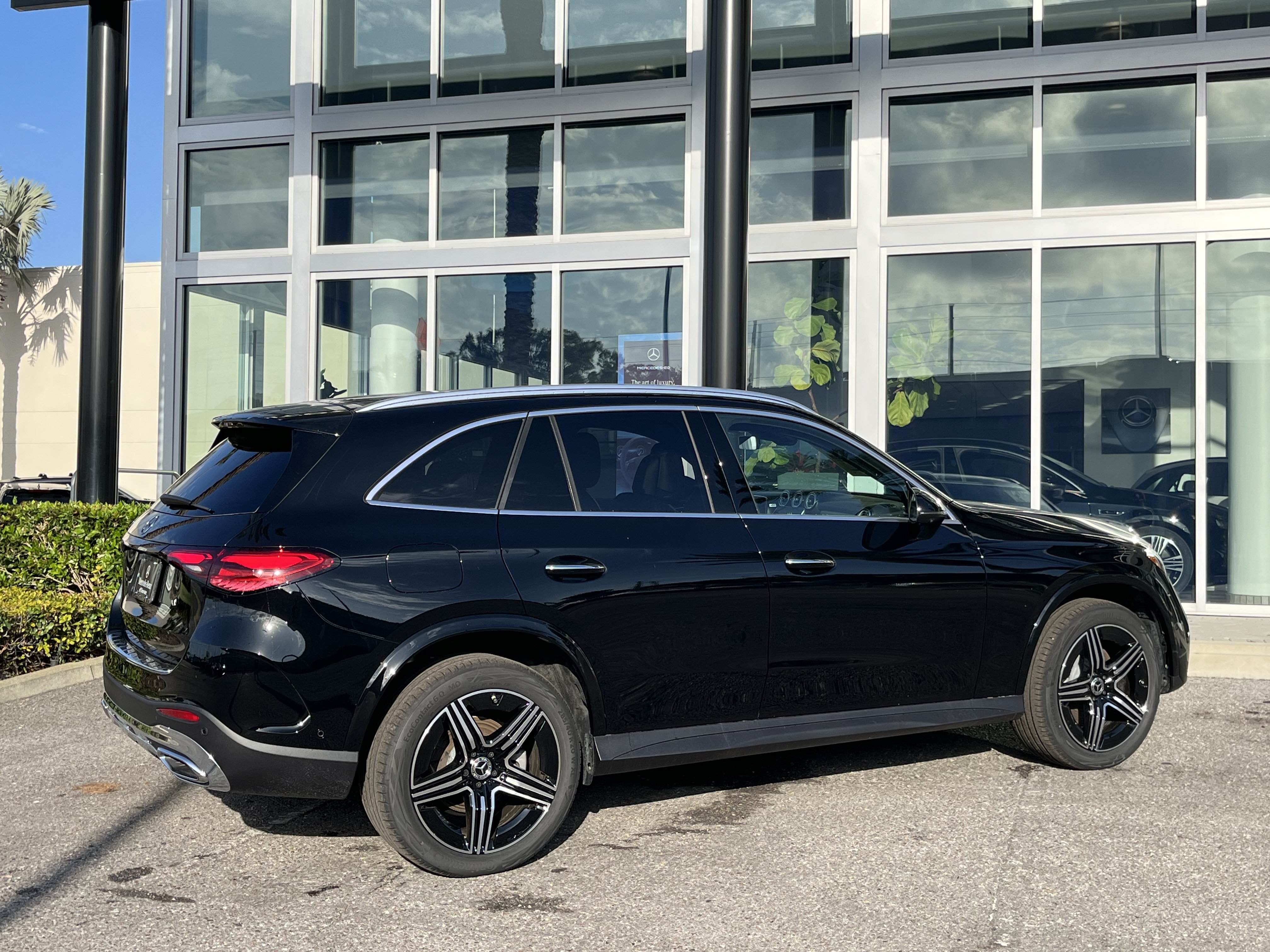 New 2026 Black Mercedes-Benz GLC 300 image 7