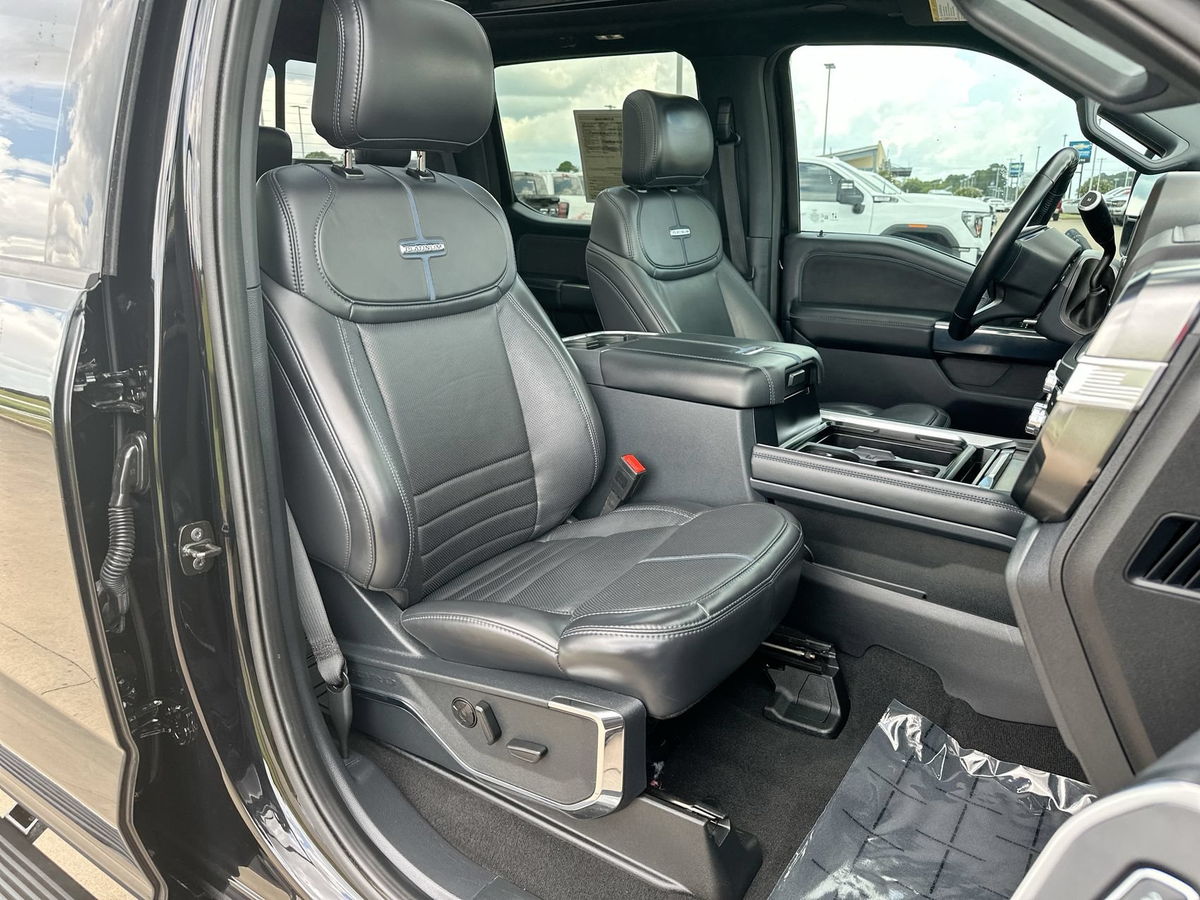 Used 2025 Black Ford Platinum image 25