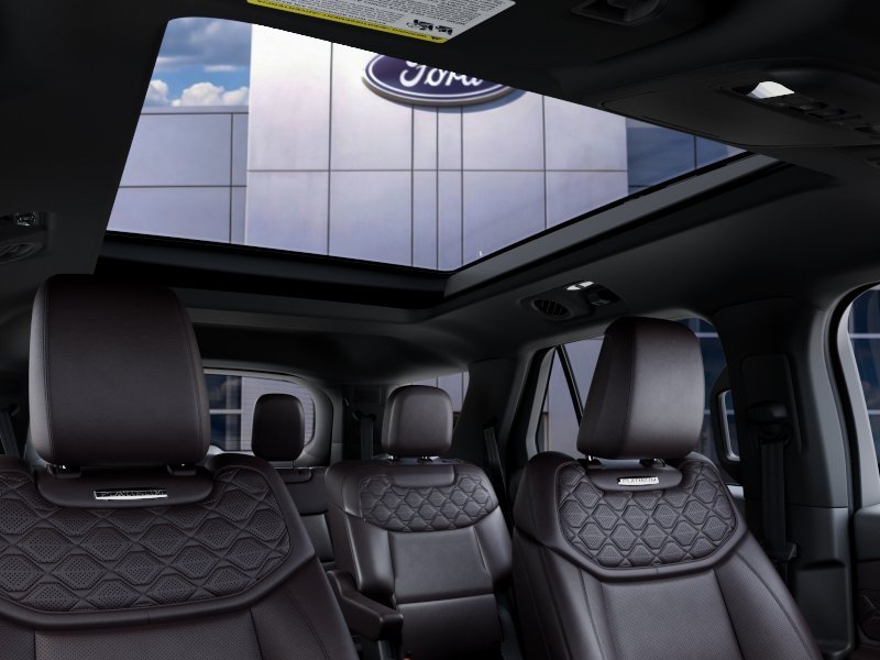 New 2027 Star White Metallic Tri-Coat Ford Platinum™ image 49