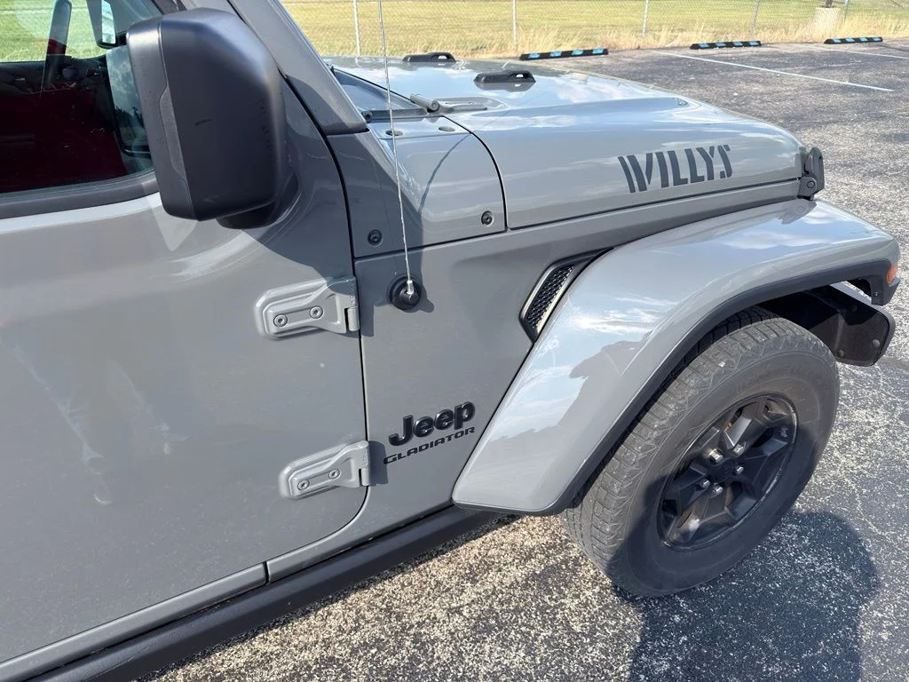 Used 2022 Gray Jeep Willys image 9