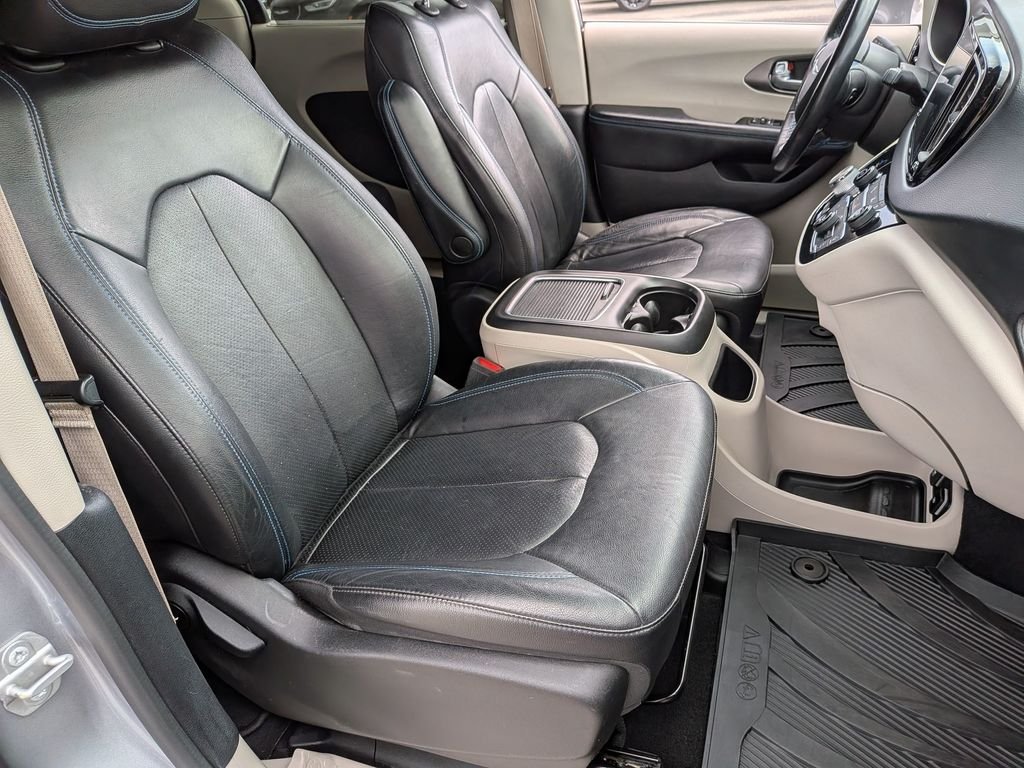 Used 2021 Silver Chrysler Touring L image 26