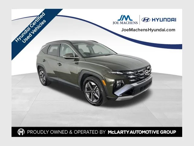 Used 2025 Green Hyundai SEL Convenience image 1