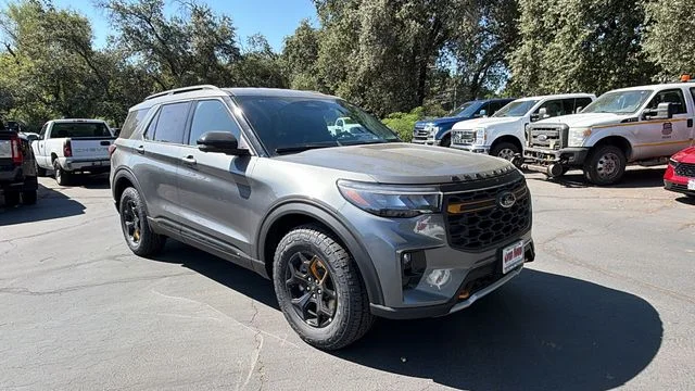 New 2026 Carbonized Gray Metallic Ford Tremor® image 2