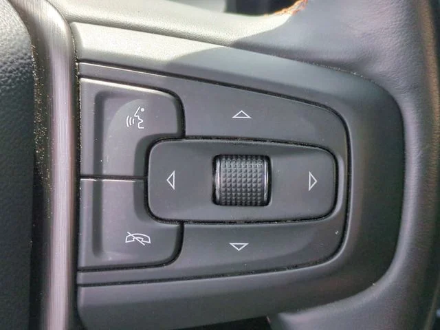 Used 2025 White GMC AT4 image 18