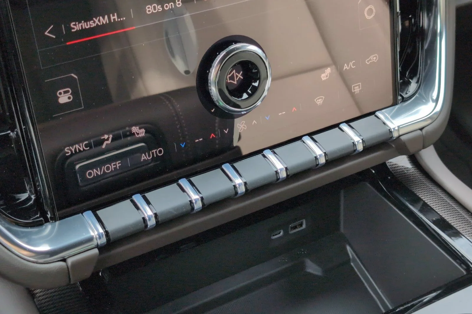 Used 2026 Downpour Metallic GMC Elevation image 23