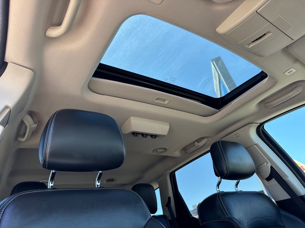 Used 2020 Silver Dodge Crossroad image 13