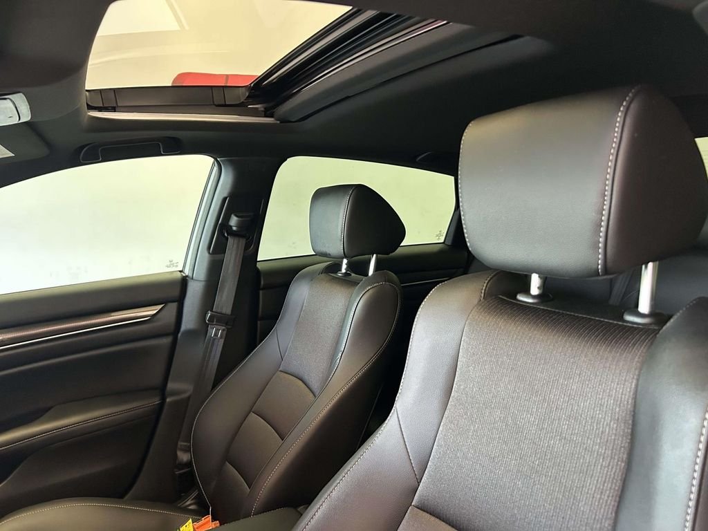 Used 2022  Honda Sport 2.0T image 14