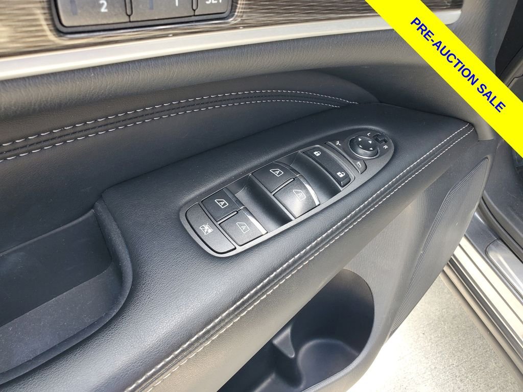 Used 2016 Gray INFINITI Base image 18