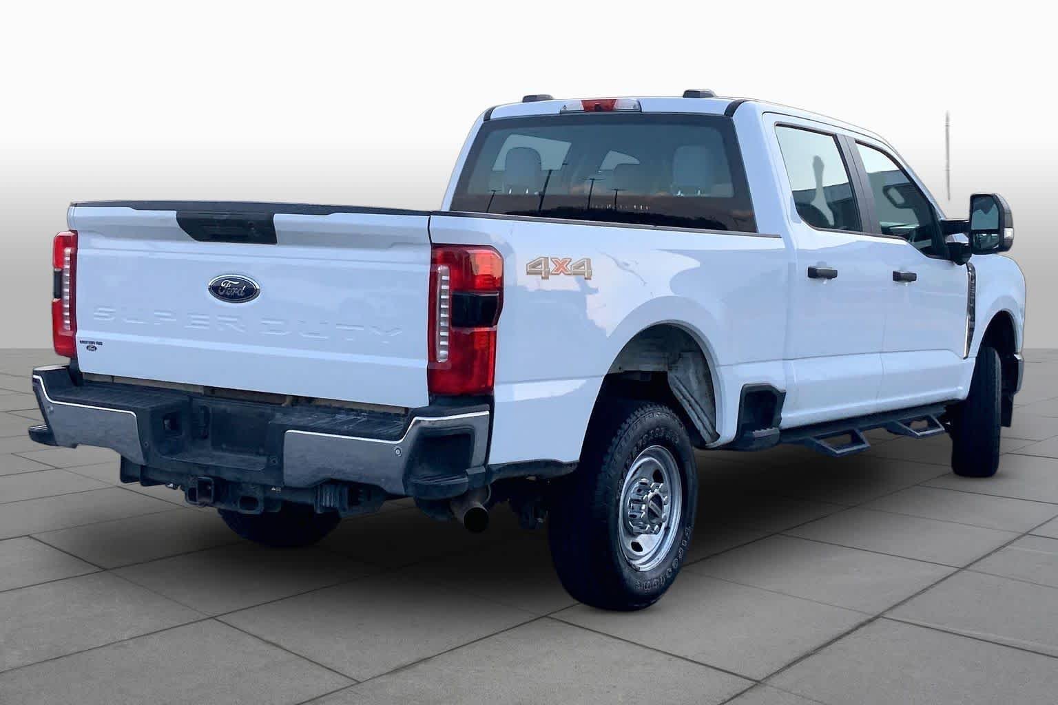 Used 2024 Oxford White Ford XL image 12