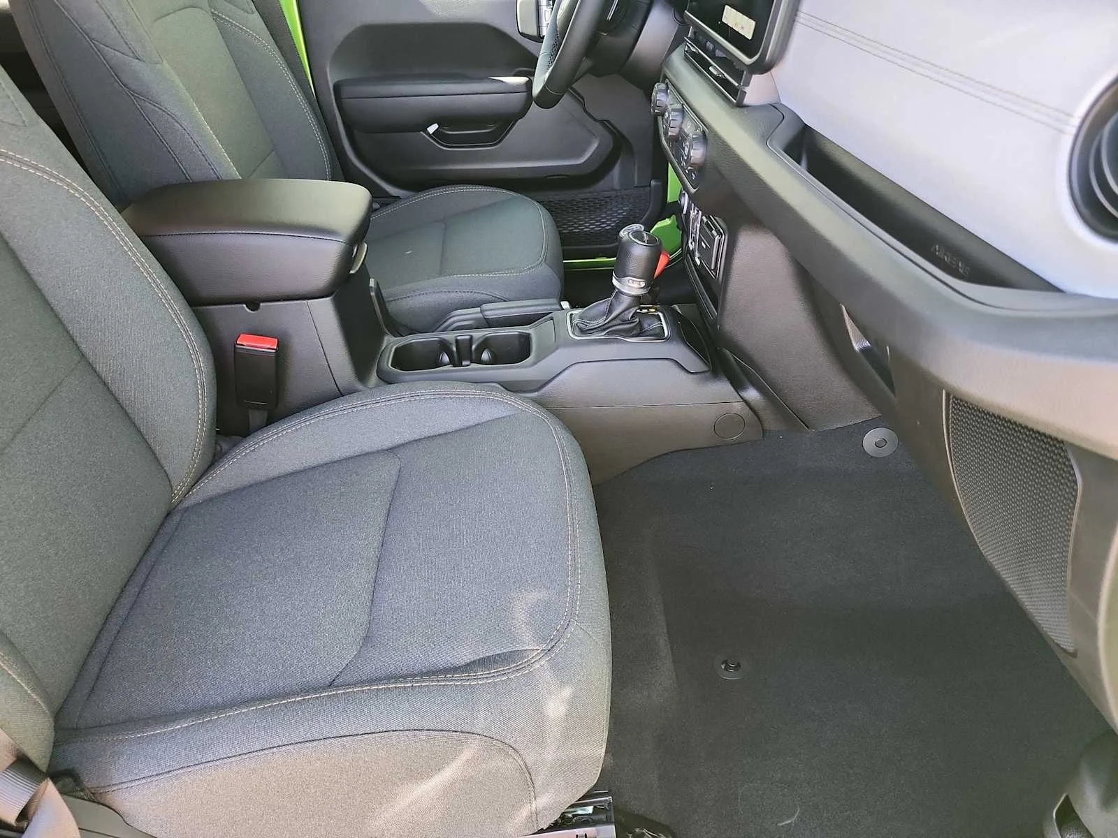 New 2026 Mojito Exterior Paint Jeep Sport S image 18