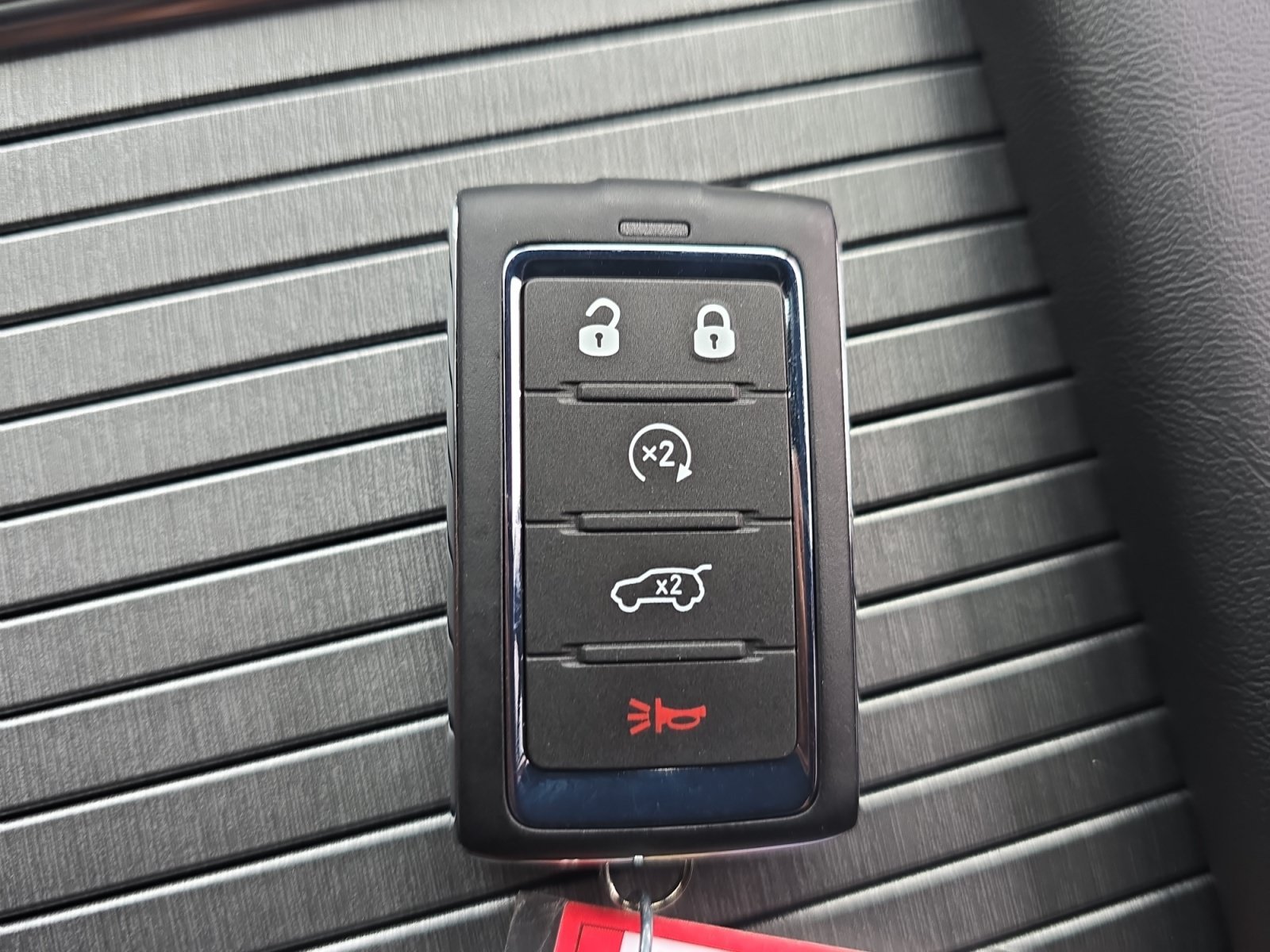 New 2026 Velvet Red Pearlcoat Jeep  image 33