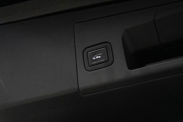 Used 2020 Black Cadillac Sport image 14