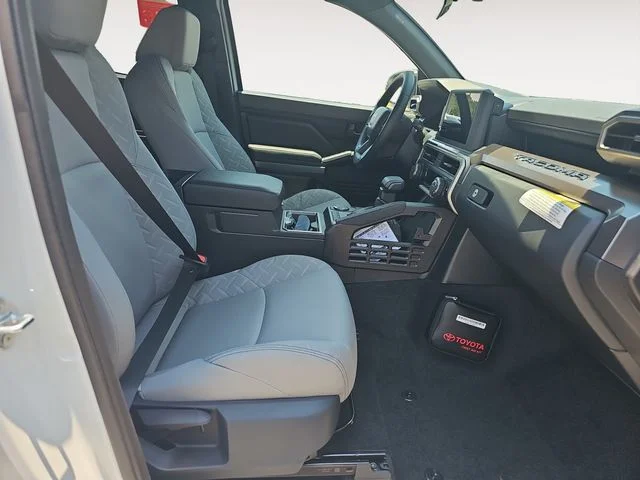 New 2026 Ice Cap Toyota SR5 image 13