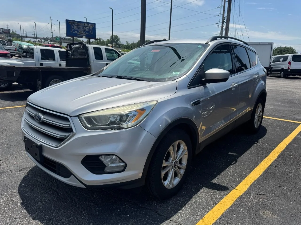 Used 2017 Ingot Silver Metallic Ford SE FWD image 10