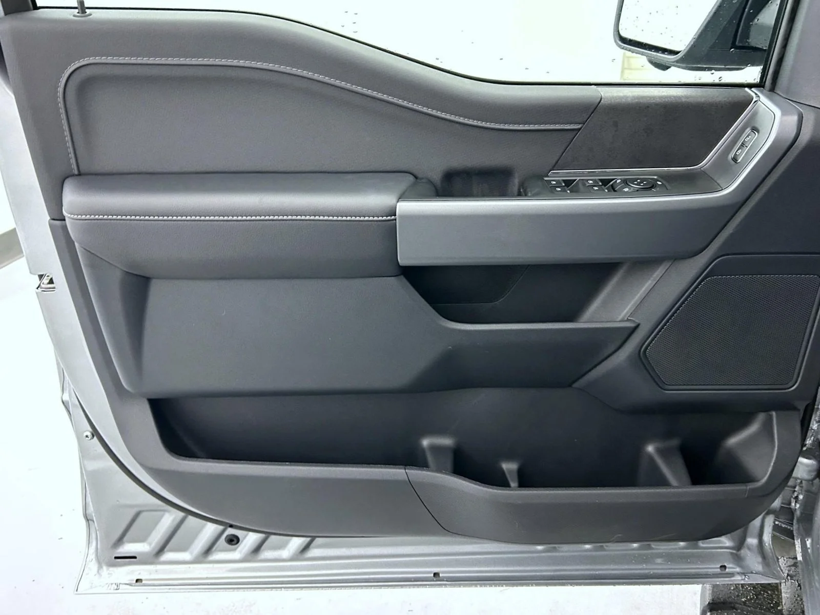 New 2026 Silver Ford XLT image 9