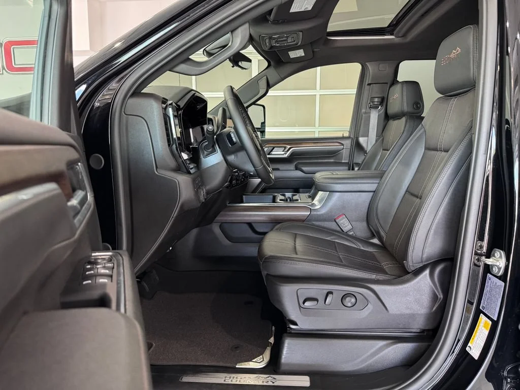 2025 Chevrolet Silverado 2500HD High Country - Photo 11