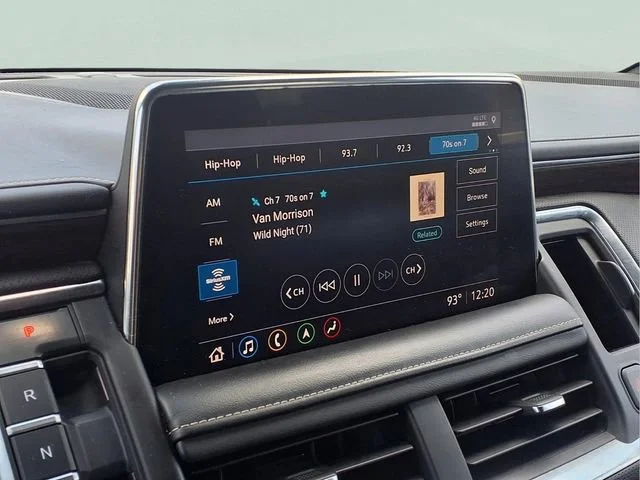 Used 2021 IRIDESCENT PEARL TRICOAT Chevrolet Premier image 4