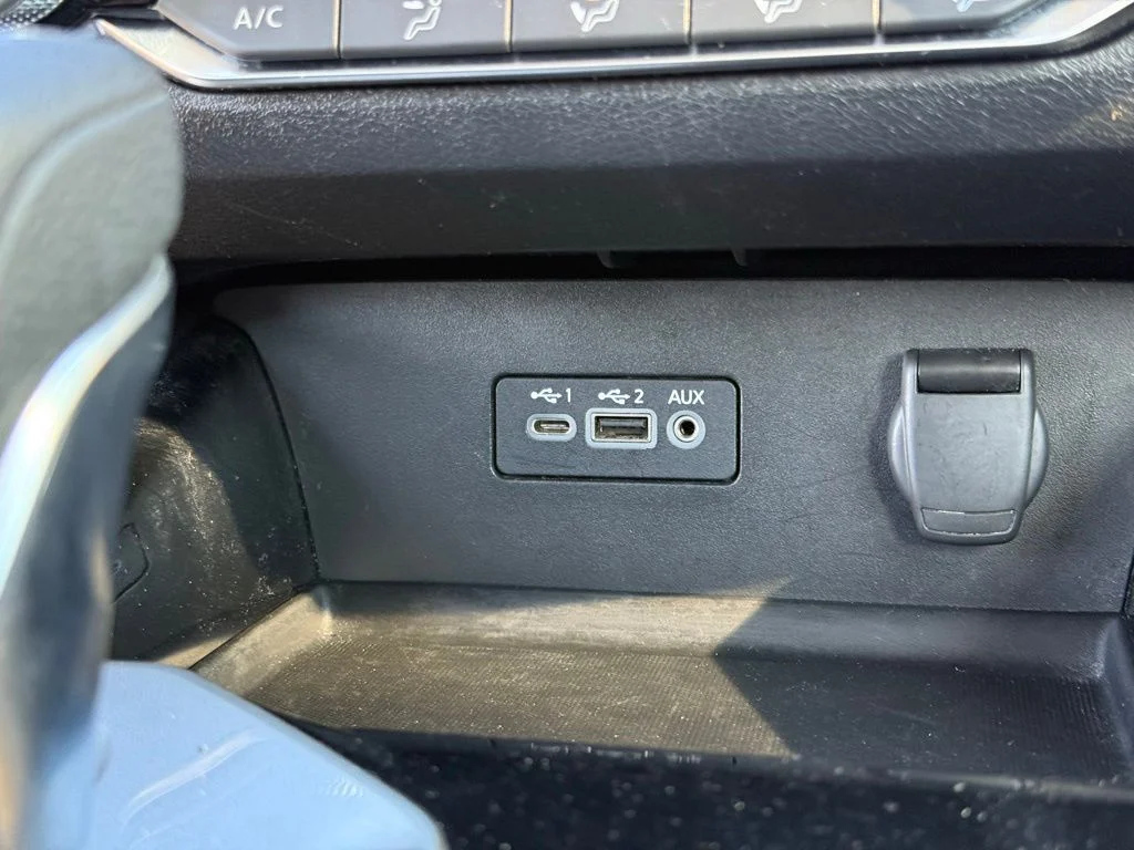 Used 2024 Silver Nissan 2.5 SV image 27