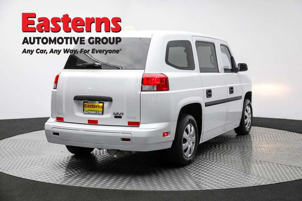 Used 2014 White VPG Taxi image 5