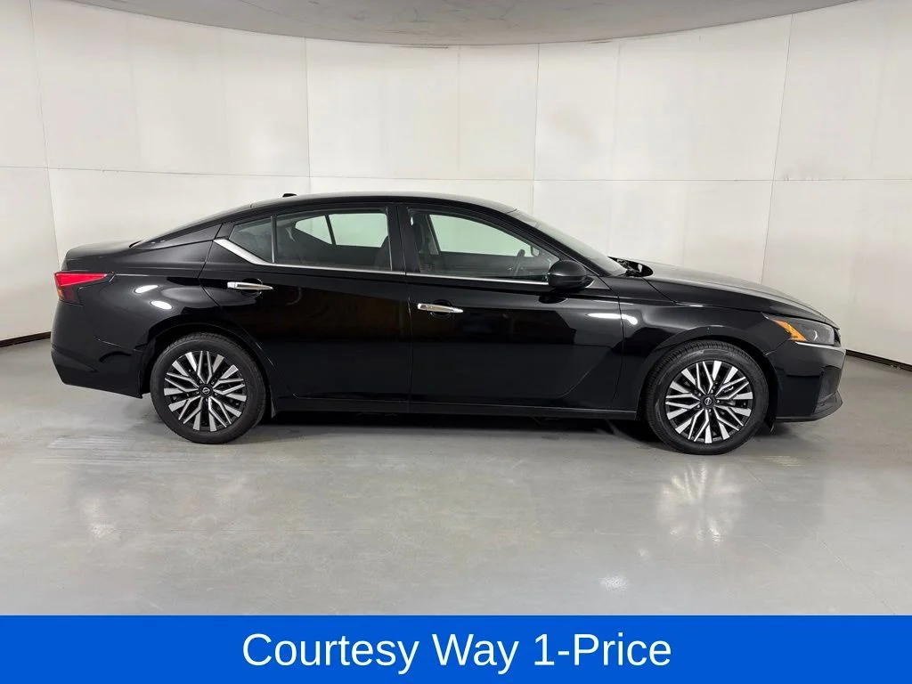Used 2024 Black Nissan 2.5 SV image 12