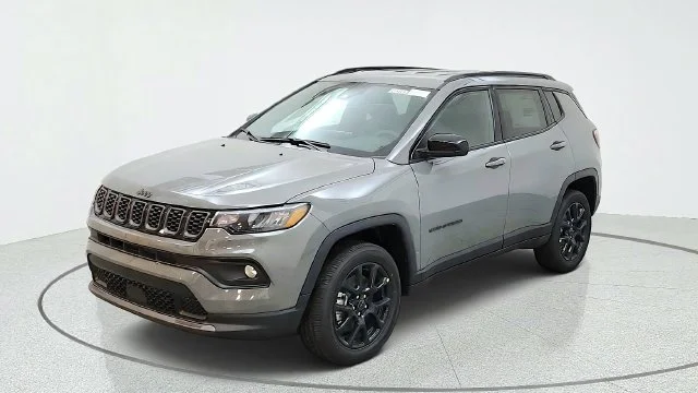 New 2027 Sting-Gray Clear-Coat Paint Jeep Latitude image 4