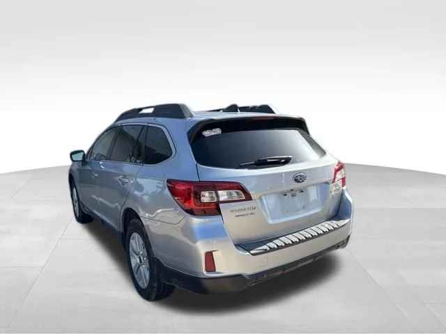 Used 2017 Silver Subaru 2.5i Premium image 6