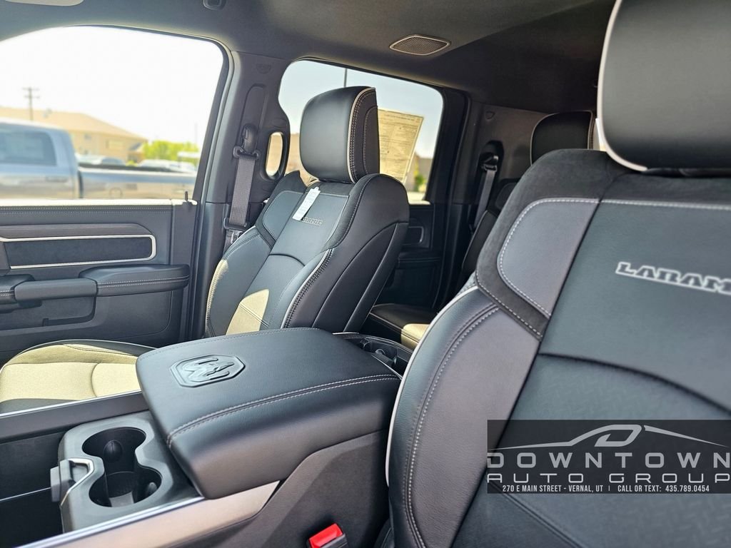 New 2026 Diamond Black Crystal Pearl-Coat Exterior Paint RAM Laramie image 23